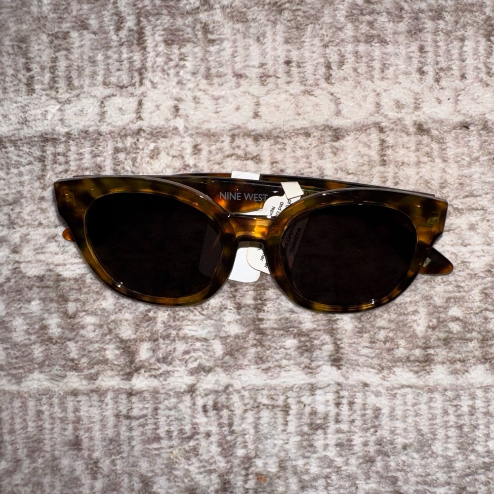 NWT Nine West Brown Tortoise Sunglasses
